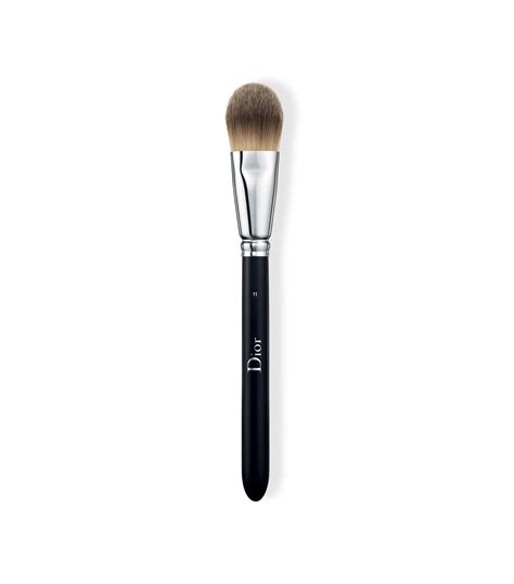 Light Coverage Fluid Foundation Brush N°11 